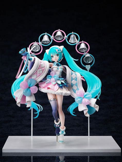 The Captivating Aura of Hatsune Miku: Cosmo the Intense Voice Takes the Stage at Magical Mirai 2020